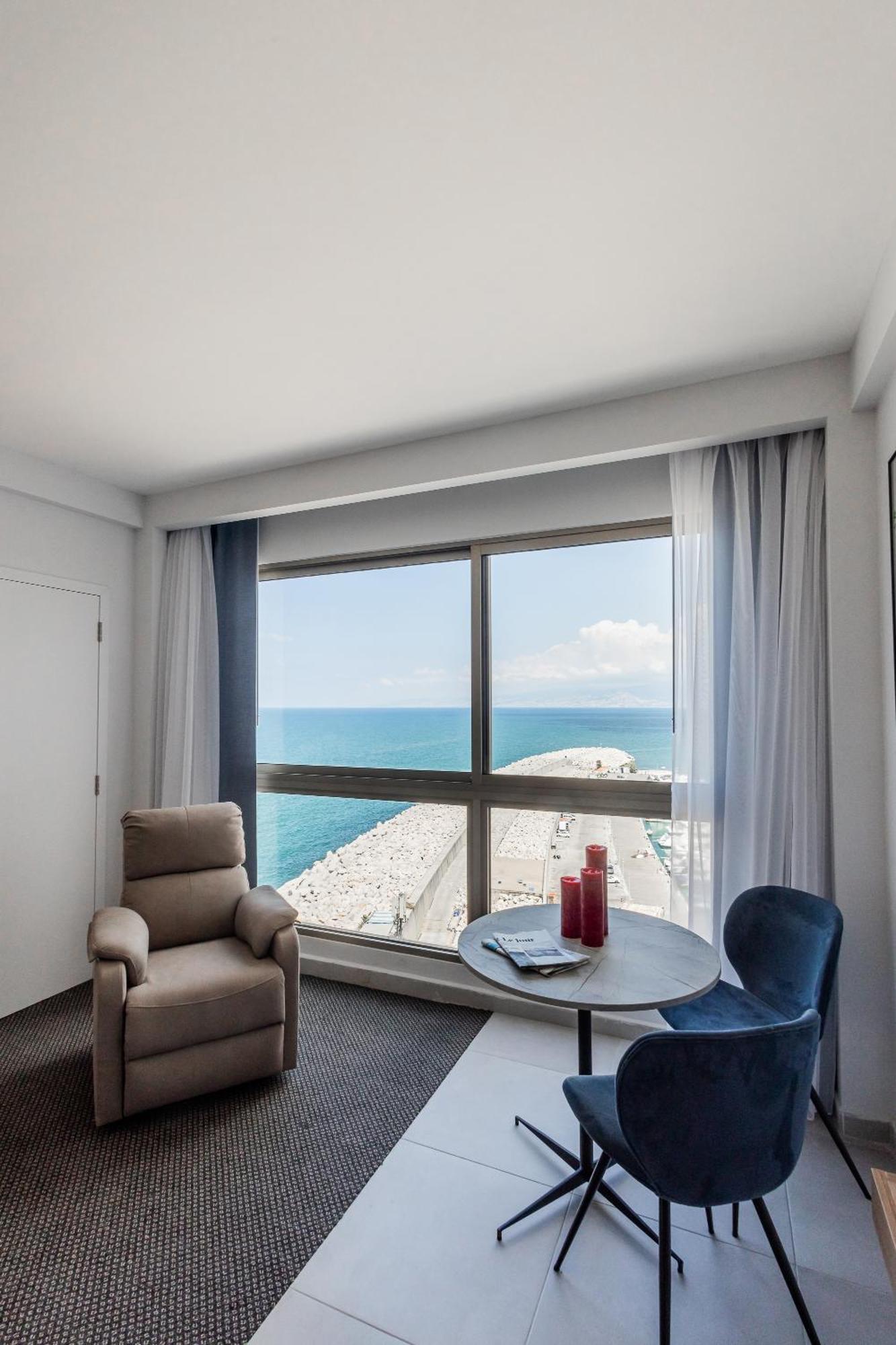 The View - Saint George Hotel 4*